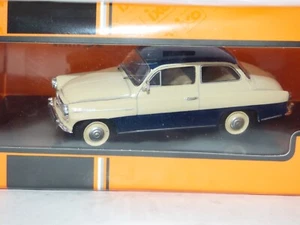 IXO 1:43 Scale Skoda Octavia saloon cream & blue 1959 - Picture 1 of 2