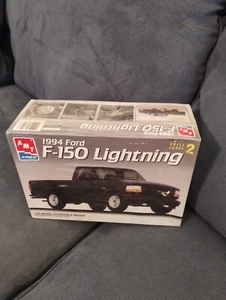 1994 Vintage AMT/ERTL 1994 FORD F-150 LIGHTNING Model Kit - Picture 1 of 4