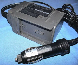 HITACHI VM-CA500E Car Battery Charger 12/24V Ladeger Lithium Ion Akku SONY NP-F5 - Bild 1 von 4