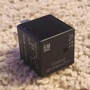 Used Genuine OEM GM General Motors 13306942 1192 OR 13468935 6572 OEM 5 PIN - Picture 1 of 8