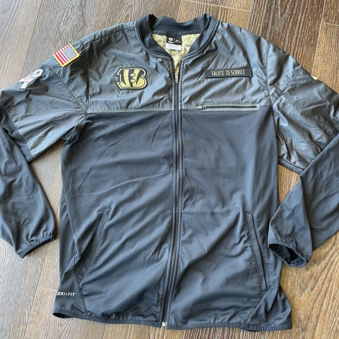 Nike Dri-Fit On-Field MILITARY SALUTE-to Service Cincinnati Bengals Jacket; Sz L Cover