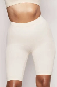 SKIMS Sculpting Above the Knee Shorts in Sand 4X /5X - Picture 1 of 4