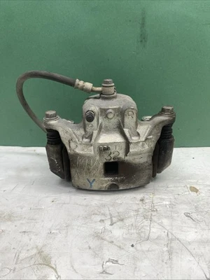 Pinza de freno delantera Nissan Sentra 2013-2019 hardware de parada lado derecho OEM Foto 1 de 4