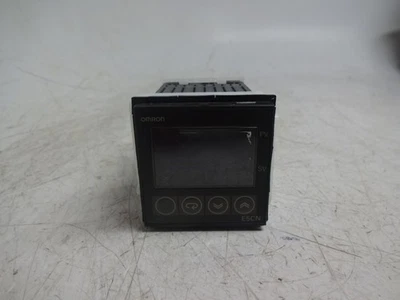 Controlador de temperatura digital Omron E5CN-Q2MT-500 Foto 1 de 4