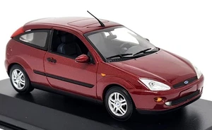 Minichamps 1/43 Ford Focus Mk1 3 Door 2002 Red Metallic Diecast Scale Model Car - Picture 1 of 12