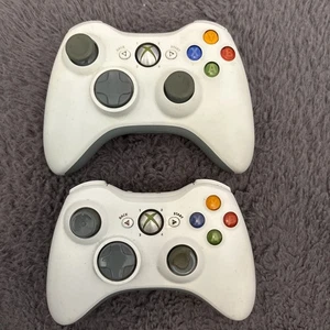 2x Xbox 360 Wireless Controllers Official Microsoft 1 Works 1 Untested - Picture 1 of 12