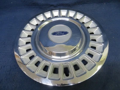 FORD CROWN VICTORIA 98-02 16" 24 SLOT SILVER WHEEL COVER / HUBCAP - 1 - 7014 OEM Foto 1 de 4
