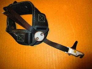 Stan Wrist Buckle Archery Bow Hunting Release Black Adjustable Silver Head - Picture 1 of 9