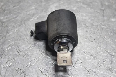 2017 HARLEY-DAVIDSON SPORTSTER 883 OEM IGNITION LOCK W KEY 71400083 - Imagen 1 de 4