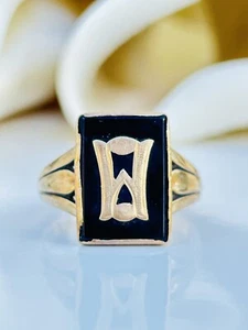 Chunky 9ct Gold Onyx “M” “W” Initial Signet Ring - Picture 1 of 8