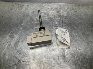 Omron ZE-NJ-2S Spring Limit Switch 125-480 VAC - Picture 1 of 9