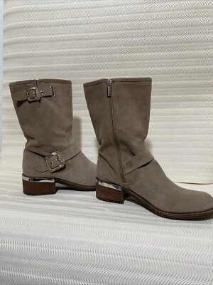 Vince Camuto VC-Windy Motocicleta Moda Botas Mujer Talla 7 Toscana Taupe Foto 1 de 4