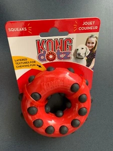 CLEARANCE! KONG Dotz Circle Small Dog Toy 9cm Squeaks - Picture 1 of 1