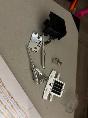 1/32 NEW RAY PETERBILT 379 TRUCK PARTS , NO PACKAGING # B 558 - Image 1 of 2