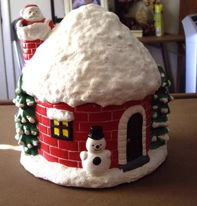 VINTAGE CHRISTMAS HOUSE COOKIE JAR - Picture 1 of 3