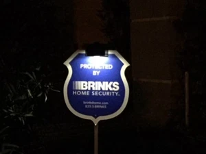 **NEW** BRINKS REFLECTIVE SECURITY YARD SIGN + 4 2-Sided Decals + SOLAR LIGHT - Picture 1 of 10