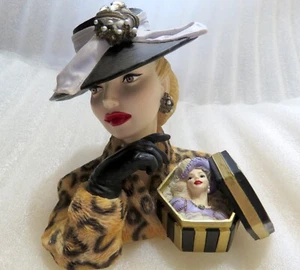 Kopfvase Übertopf Cameo Girls Deluxe _ Judith 1945 "Smart Shopper" LV-063 - Bild 1 von 5