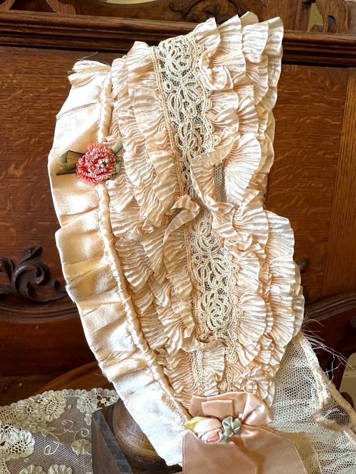 Diadema de mujer antigua aleta alrededor de 1920 encaje seda VER VIDEO uso para muñecas Foto 1 de 4