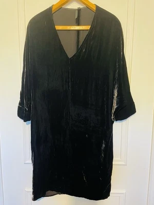 Черное бархатное платье Topshop Boutique размер 8 с шелковой увеличенной задней разрезом разделенное - Изображение 1 из 4