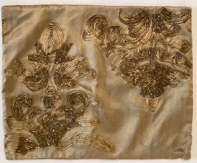 Pier 1 Almohada Lumbar Cuentas Cinta Bordada Champagne Oro Cuentas 17.5x14 Foto 1 de 4