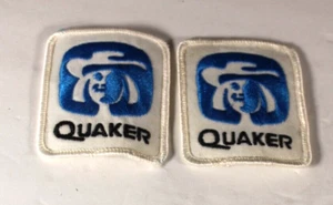 Lotto di due vintage Patch Uniforme QUAKER Cereali Mai Usata Nuova Vecchio Stock 2,5 X 2,0 Pollici - Foto 1 di 3