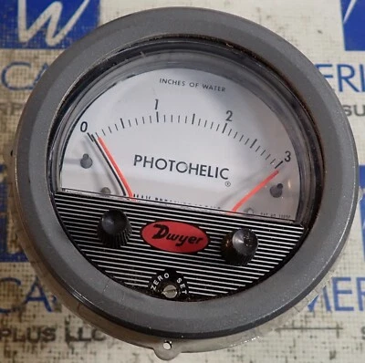 Dwyer Pressure Gauge 2002C 0-3 Inches Max 25PSIG 117 Volt 50/60Hz 10A - Image 1 of 4