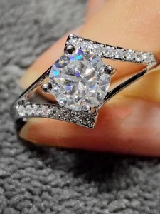 1,2 kt D Moissanit Verlobungsring Größe 9,25 Rhodiumsilber geteilter Schaft GRA Zertifikat - Bild 1 von 17