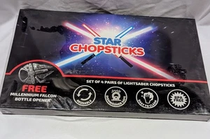 Star Wars Lichtschwert Essstäbchen (4er Set) mit Millennium Falcon Flaschenöffner - Bild 1 von 4