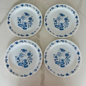Vintage MCM Arcopal France Blue Onion White Milk Glass Dinner Plates 9.5" Danube - Picture 1 of 20