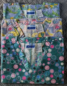 Medical Scrub Tops Women's Size MEDIUM - VARIOUS PATTERNS - BUNDLE LOT OF 3 - Picture 1 of 4