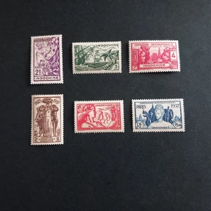 COLONIE FRANCESI - INDOCHINE 1937/ ESP. DI PARIGI, SERIE DI 6 VALORI LING. MH* - Imagen 1 de 2