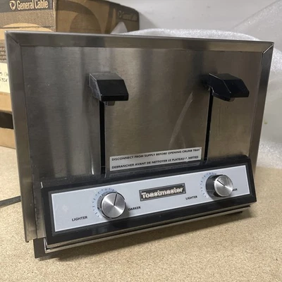 Toastmaster BTW24 Commercial Bagel / Bun Pop-Up 4-Slot Toaster - 208V - Image 1 of 4