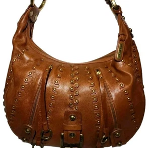 BOLSO BANDOLERA ISABELLA FIORE MARRÓN METAL DE HONOR CUERO CON TACHUELAS $795 - Imagen 1 de 19