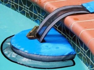 GENUINE THE FROG LOG Swimming Pool froglog Possum ESCAPE RAMP PAD RESCUE SYSTEM - Picture 1 of 3