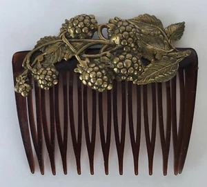 Vintage 1970's Brass 2” Raised Grapes On Vine Hair Brown Comb USA - Picture 1 of 8
