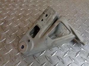 2005 JAGUAR S TYPE PASSENGER RH MOUNT BRACKET OEM 05 - Picture 1 of 6