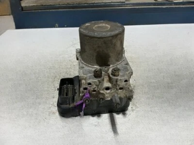 Conjunto de módulo de bomba de freno antibloqueo ABS Toyota Highlander 2009-2010 OEM Foto 1 de 4