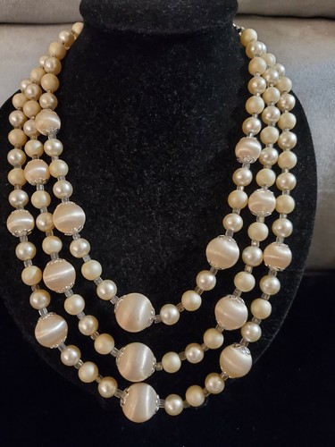 OFF WHITE Collana estiva vintage con accento di perline a tre fili bianco sporco