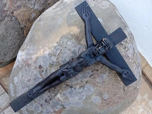 VINTAGE CHRIST ON THE CROSS SACRED ART WOOD CARVING HANDMADE RELIGIOUS STATUES - Picture 1 of 21