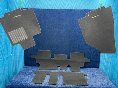 Juego de 4 alfombrillas Nissan Pathfinder 2017-2020 con logotipo de 3 filas OEM Foto 1 de 4