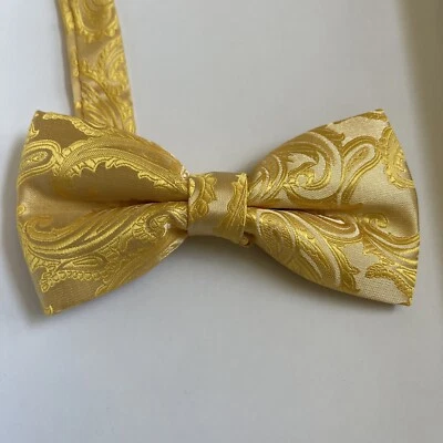 Pajarita Vesuvio Napoli Oro Amarillo Paisley Pre-atada Diseño Mariposa Foto 1 de 4