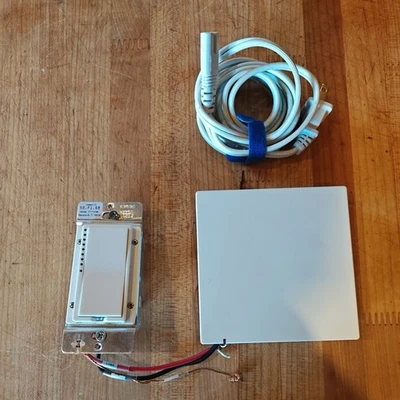 Insteon 2245222 Controller Hub with Power Cable and Dimmer Switch 2474DWH - Image 1 of 4