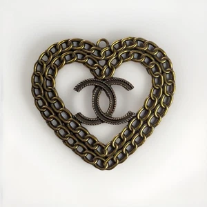 Chanel Button Heart Brassy Gold Zipper Pull CC XL 45mm - Picture 1 of 3