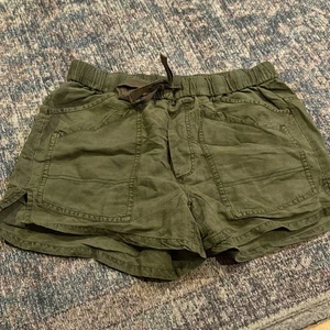 Anthropologie Pilcro Kordelzug Leinenmischung Shorts olivfarben Pull-On lockere Passform neu ohne Etikett - Bild 1 von 4