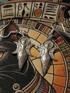 ~ Stunning Mother Earth Goddess Hook Earrings Healing Wicca Pagan - Picture 1 of 2