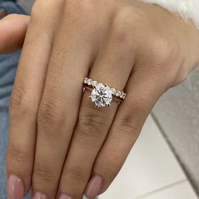 Anillo de diamantes E VS1 IGI certificado 2,7 quilates redondo creado en laboratorio conjunto de bandas de oro rosa de 14 quilates Foto 1 de 4