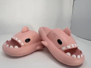 SANDALS SHARK SLIPPERS FOR GIRLS OR CUTE COMFORTABLE SHARK SUMMER SANDALS NEW - Picture 1 of 3