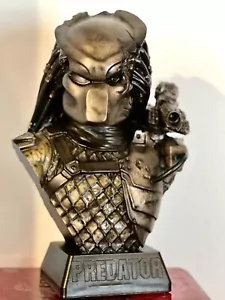 Predator Alien Horror Bust Statue prop figure - Picture 1 of 5