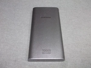 Genuine Samsung EB-P1100C 10000mAh Power Bank Silver - Picture 1 of 6