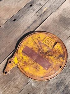 Rare Early  Shell Bowser Adjustable  Price Medallion Tin Sign  - Foto 1 di 6
